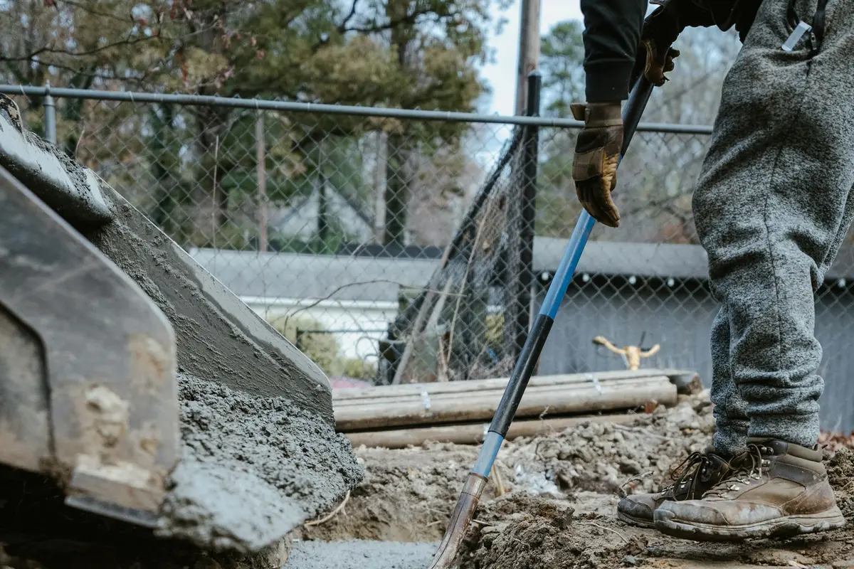 Zanja de cimentación abierta en el terreno